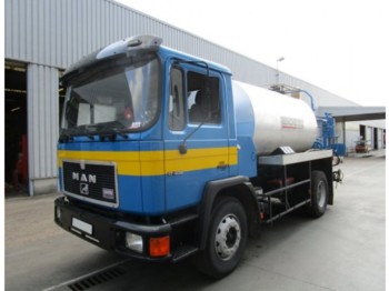 Tankwagen MAN 18.232 F - RINCHEVAL YR 2000-6000 L-BITUM-ASFALT: das Bild 1