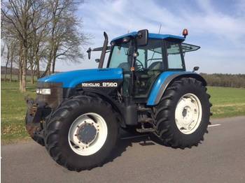Traktor New Holland 8560: das Bild 1