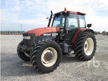 Traktor New Holland M135: das Bild 1