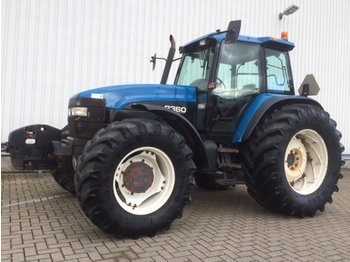 Traktor New holland 8360: das Bild 1