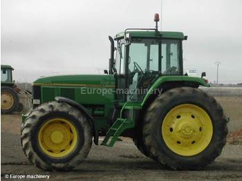 John Deere 7700 DT - Traktor