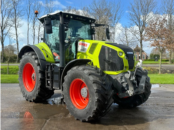 CLAAS Axion 810 Traktor