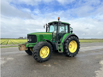 JOHN DEERE 6520 Traktor