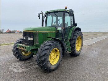 JOHN DEERE 6600 Traktor