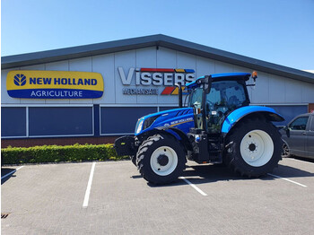 NEW HOLLAND T6 Traktor