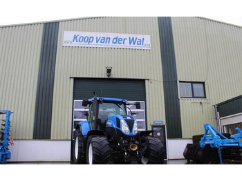 NEW HOLLAND T7.200 Traktor