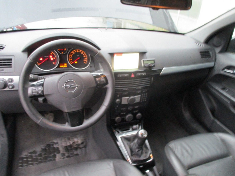 PKW Opel Astra 1.7 CDTI , NOT RUNNING , Navi , Airco , lederen bekleding: das Bild 12