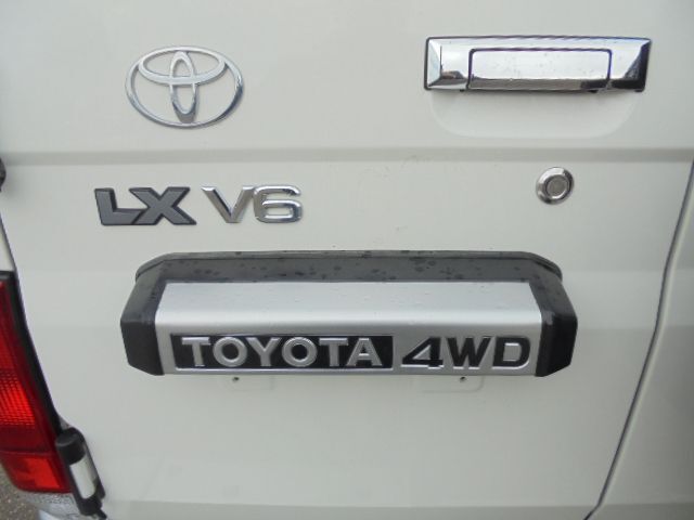 PKW Toyota Land Cruiser NEW UNUSED LX V6: das Bild 11