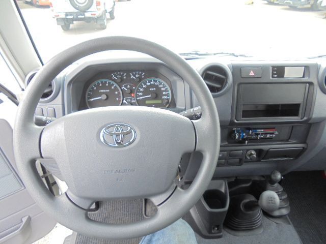 PKW Toyota Land Cruiser NEW UNUSED LX V6: das Bild 7