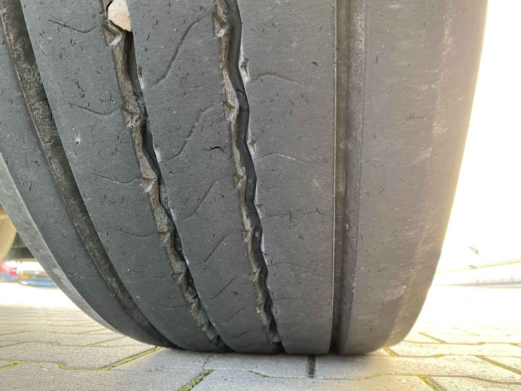 Kipper Anhänger Schmitz ZKI 18