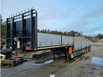 Anhänger SDC Trailer with wide load markers and LED lights.: das Bild 1