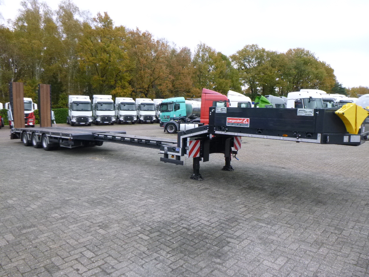 Tieflader Auflieger Langendorf 3-axle semi-lowbed trailer 48T ext. 13.5 m + ramps: das Bild 14