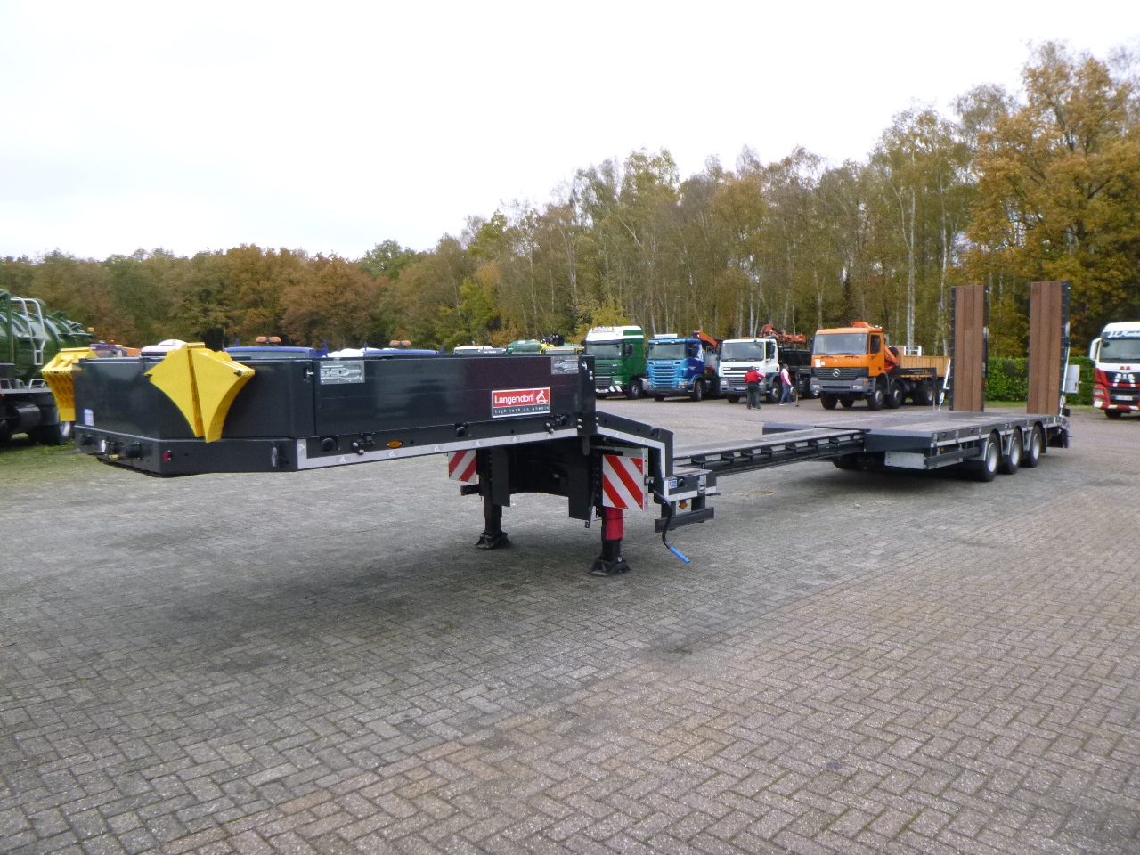 Tieflader Auflieger Langendorf 3-axle semi-lowbed trailer 48T ext. 13.5 m + ramps: das Bild 15