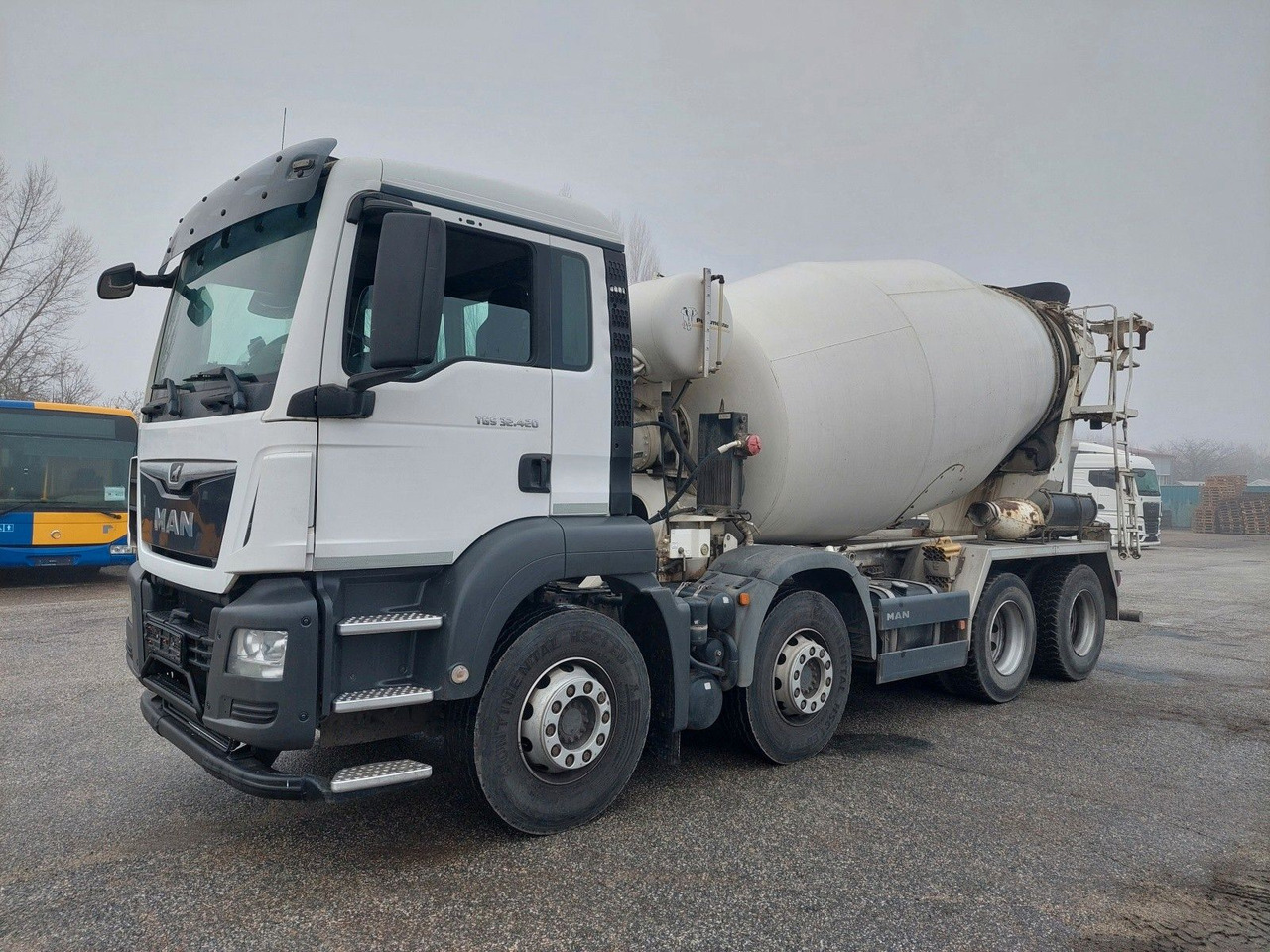 Betonmischer LKW MAN TGS 32.420 BB Intermix 9m3 8x4