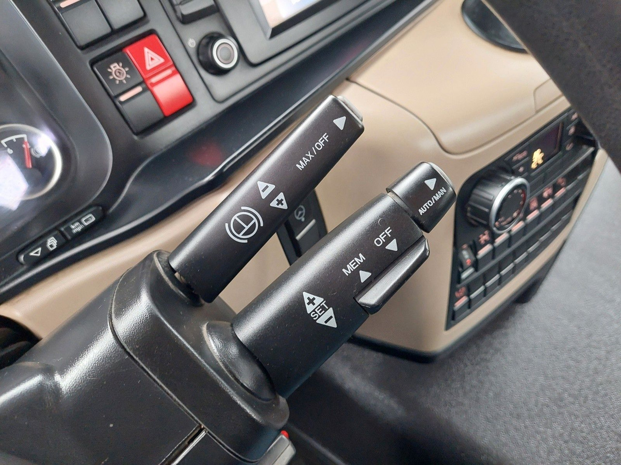 Betonmischer LKW MAN TGS 32.420 BB Intermix 9m3 8x4