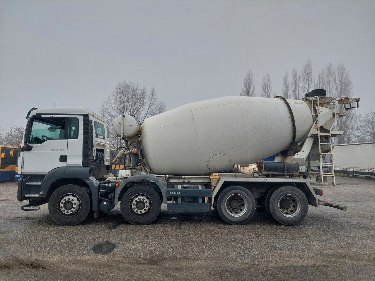 Betonmischer LKW MAN TGS 32.420 BB Intermix 9m3 8x4