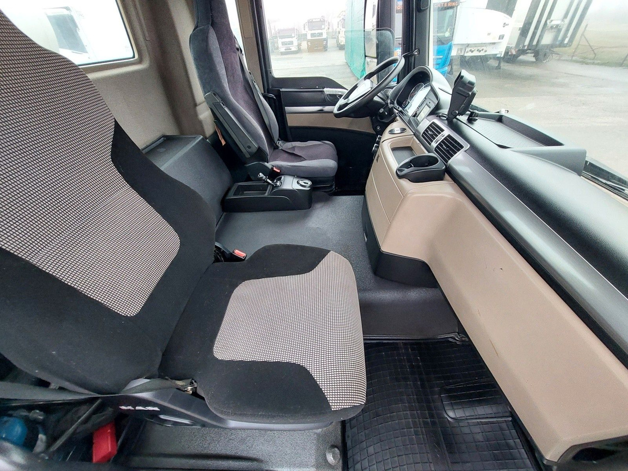 Betonmischer LKW MAN TGS 32.420 BB Intermix 9m3 8x4