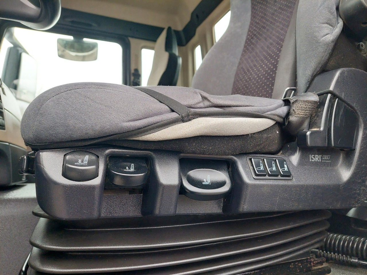 Betonmischer LKW MAN TGS 32.420 BB Intermix 9m3 8x4