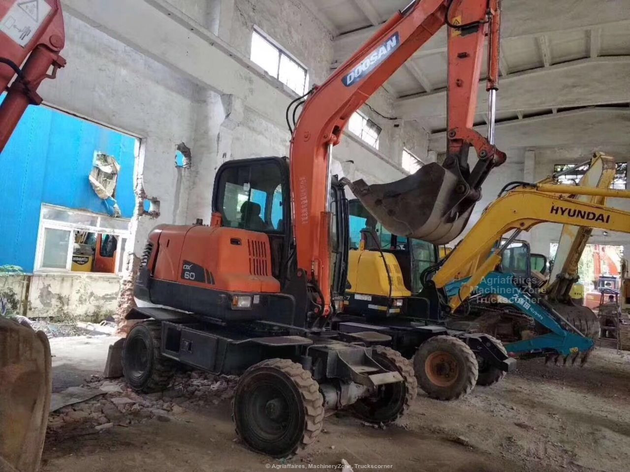 Mobilbagger Doosan DX60: das Bild 3