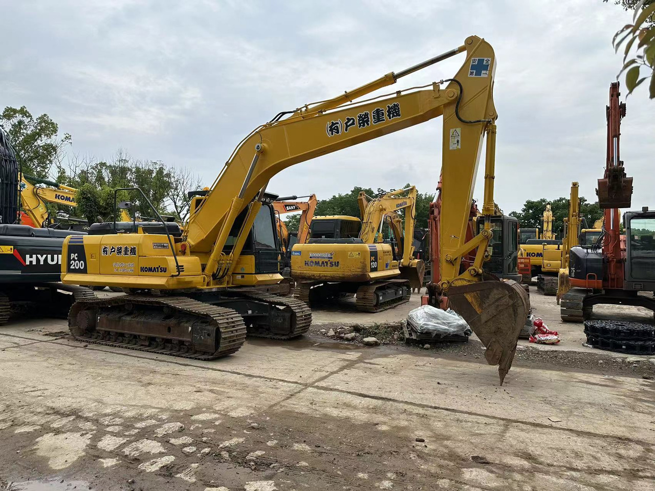 Kettenbagger High quality Good Performance KOMATSU PC200-8N1 with original design and strong power low working hours good condition on sale: das Bild 6