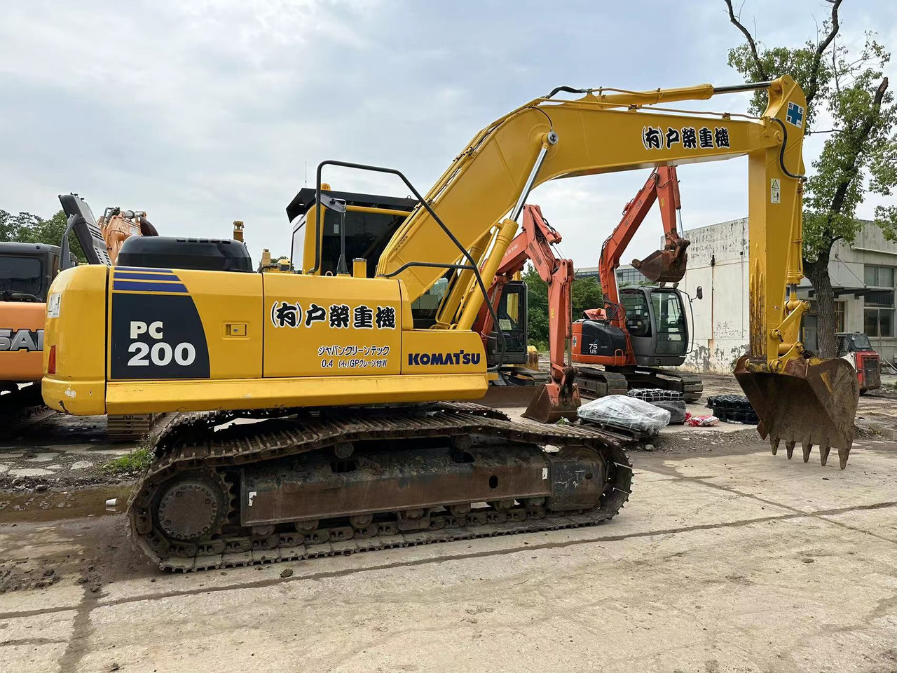 Kettenbagger High quality Good Performance KOMATSU PC200-8N1 with original design and strong power low working hours good condition on sale: das Bild 3