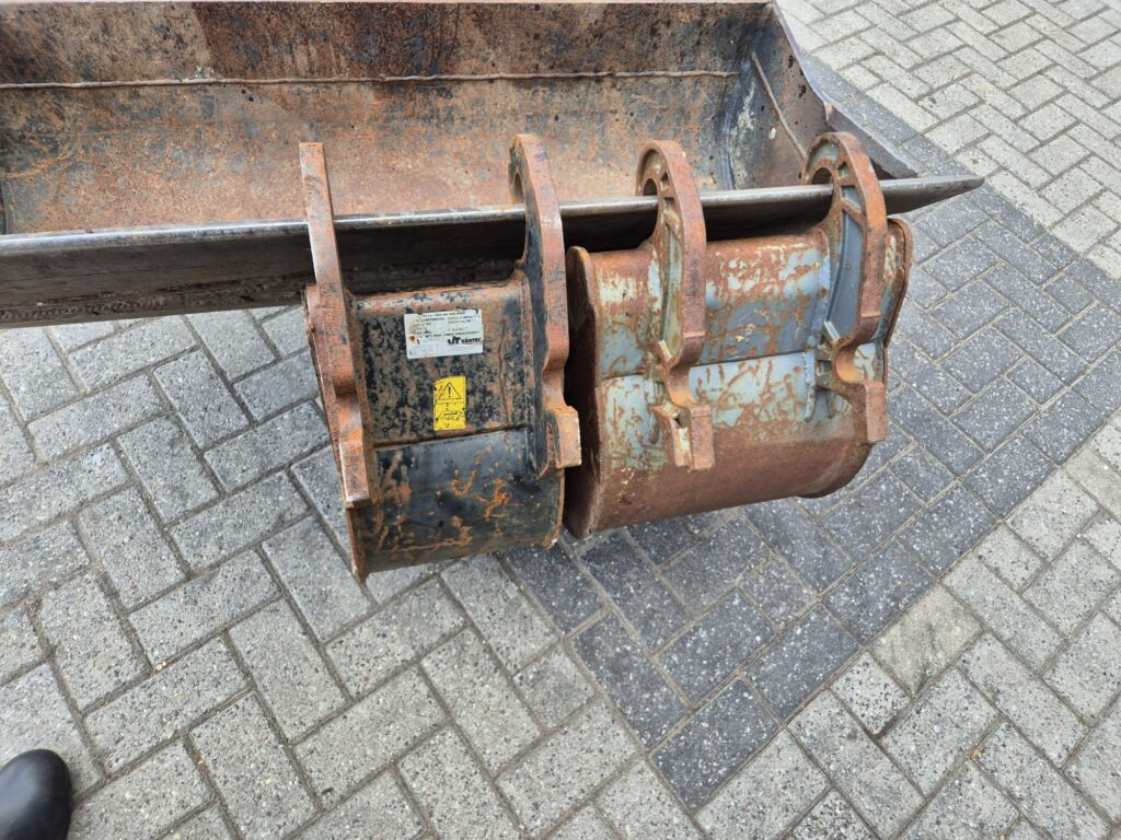 Minibagger AIRMANN AX33U mididigger