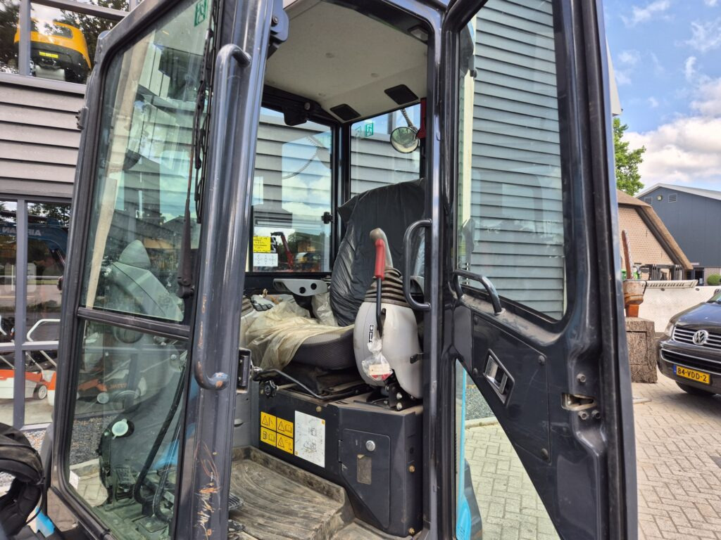 Minibagger AIRMANN AX33U mididigger