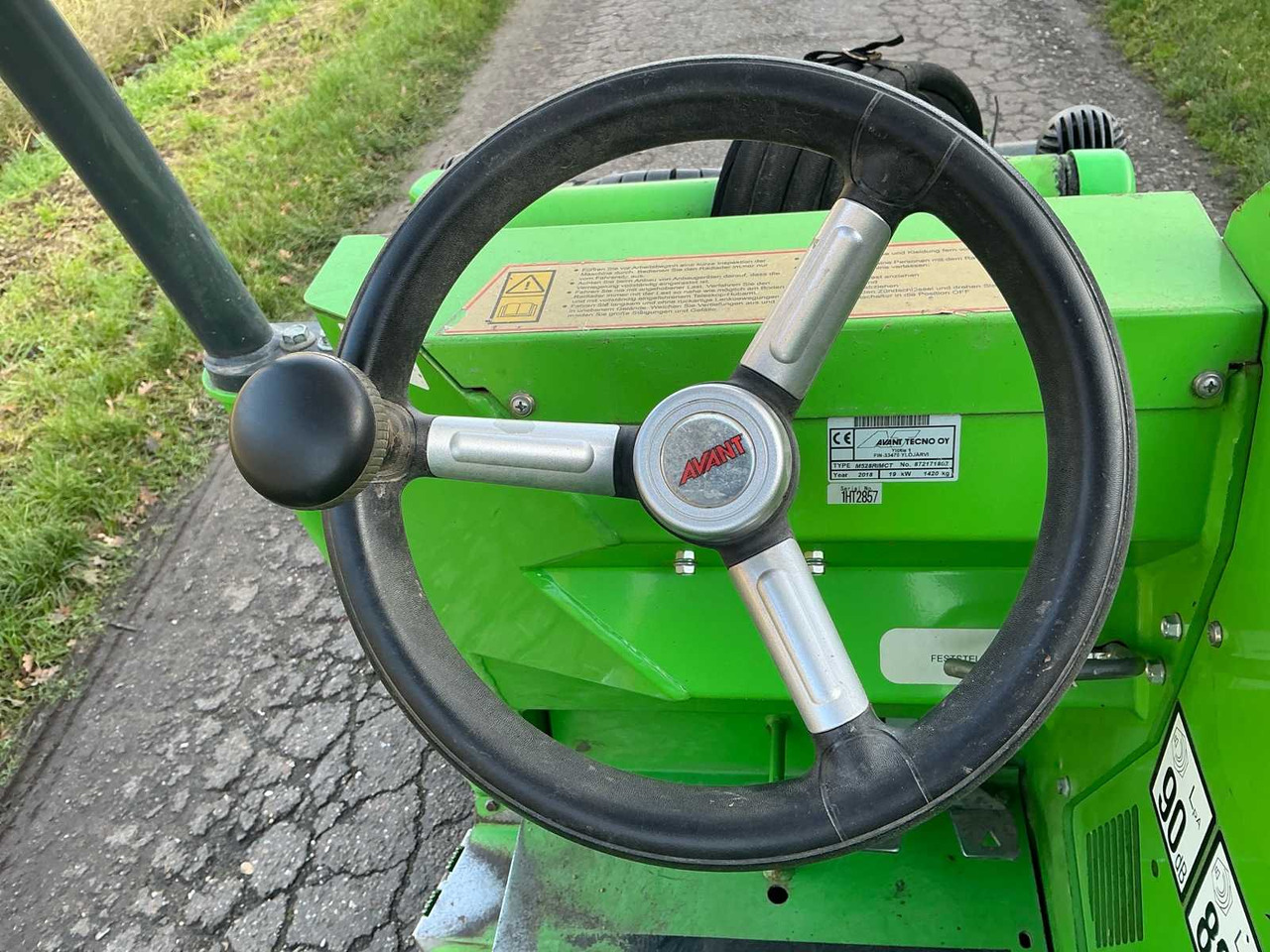 Radlader 2018 AVANT M528 SHOVEL