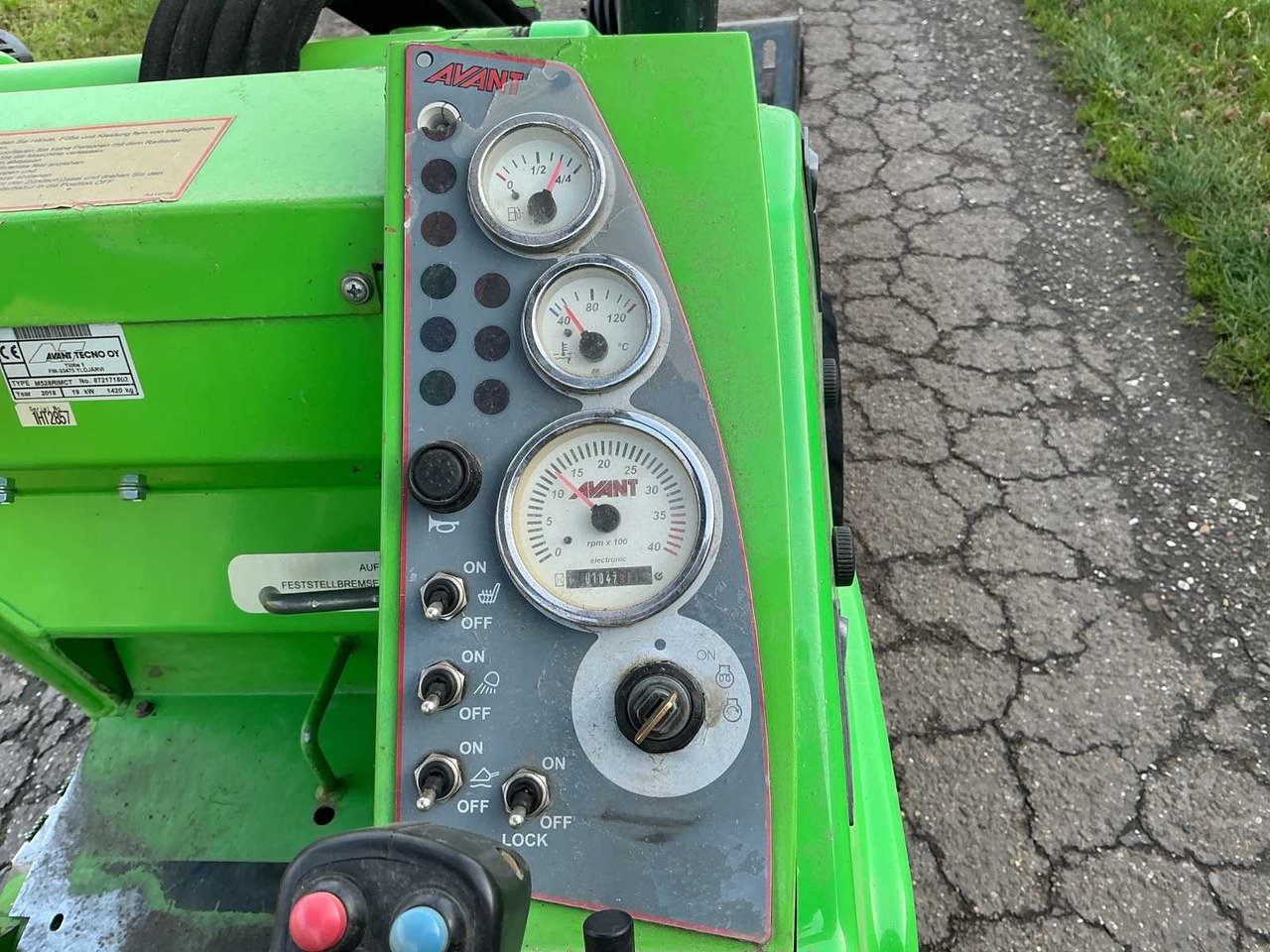 Radlader 2018 AVANT M528 SHOVEL