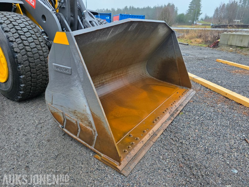 Radlader 2022 Volvo L 110 H hjullaster 1684 timer