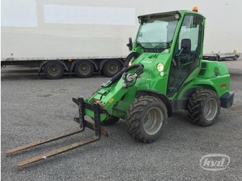  Avant 750 Compact Loader with cab and the telescopic boom - Radlader