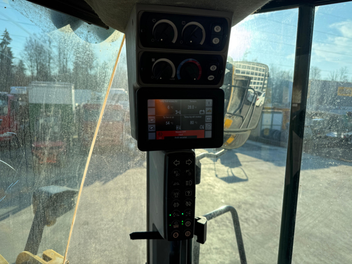 Radlader CATERPILLAR 950M