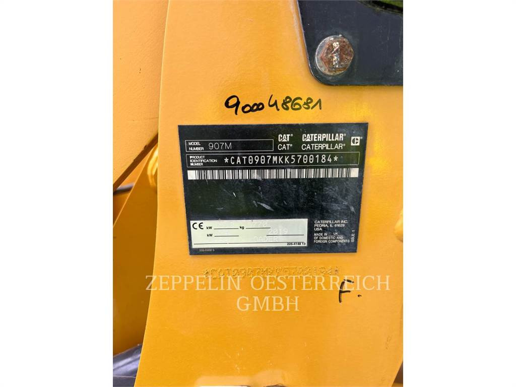 Radlader CAT 907M