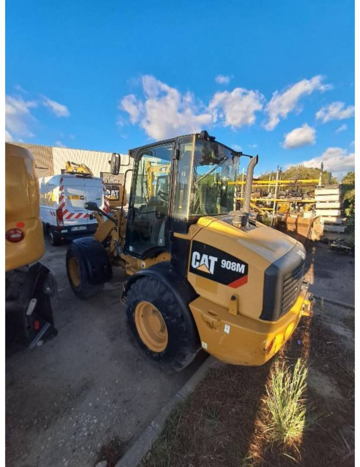 Radlader CAT 908M