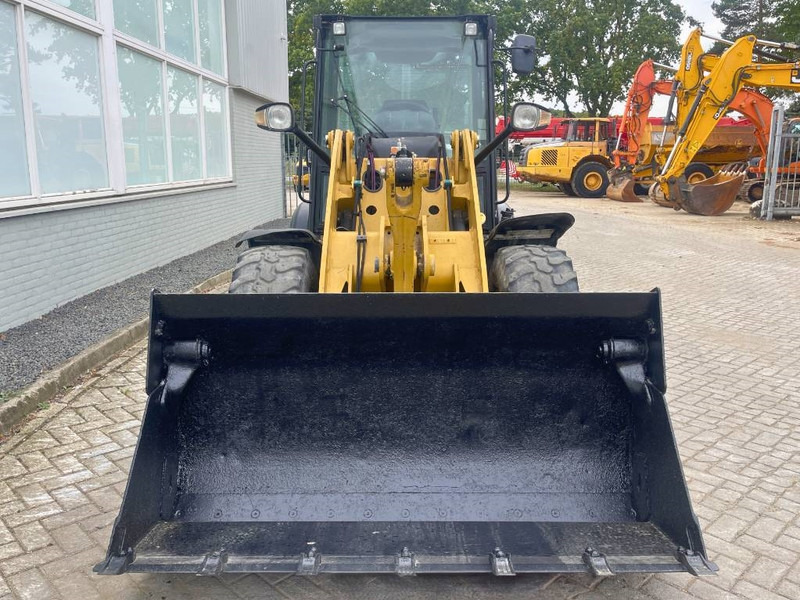 Radlader Cat 906 M 2018