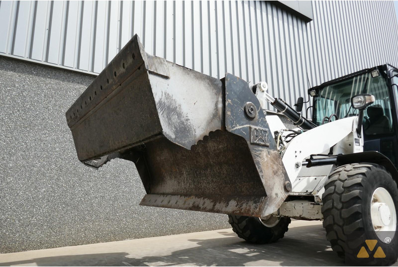 Radlader Caterpillar 906M