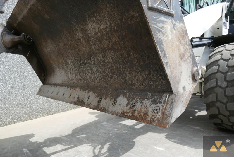 Radlader Caterpillar 906M