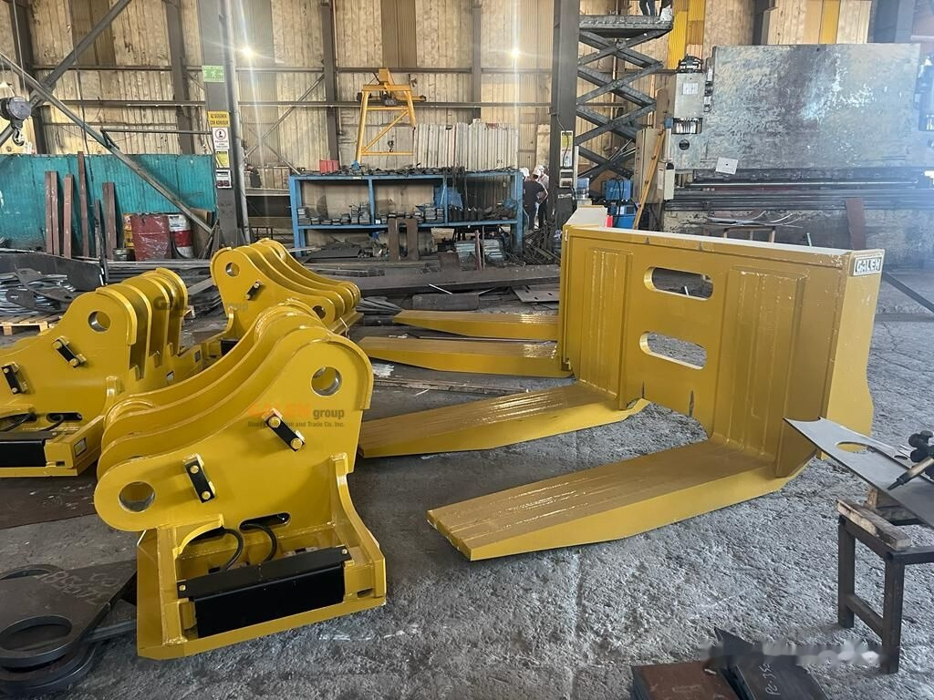 Radlader Caterpillar 988 Marble Fork and Attachments