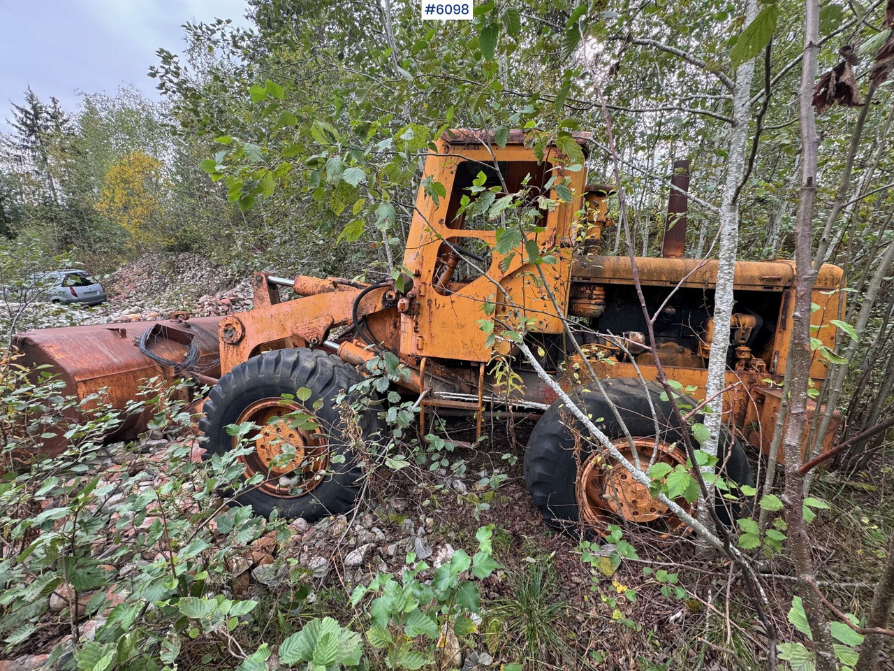 Radlader Hanomag wheel loader with bucket – repair object
