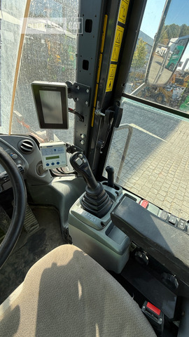 Radlader Hitachi ZW250-6