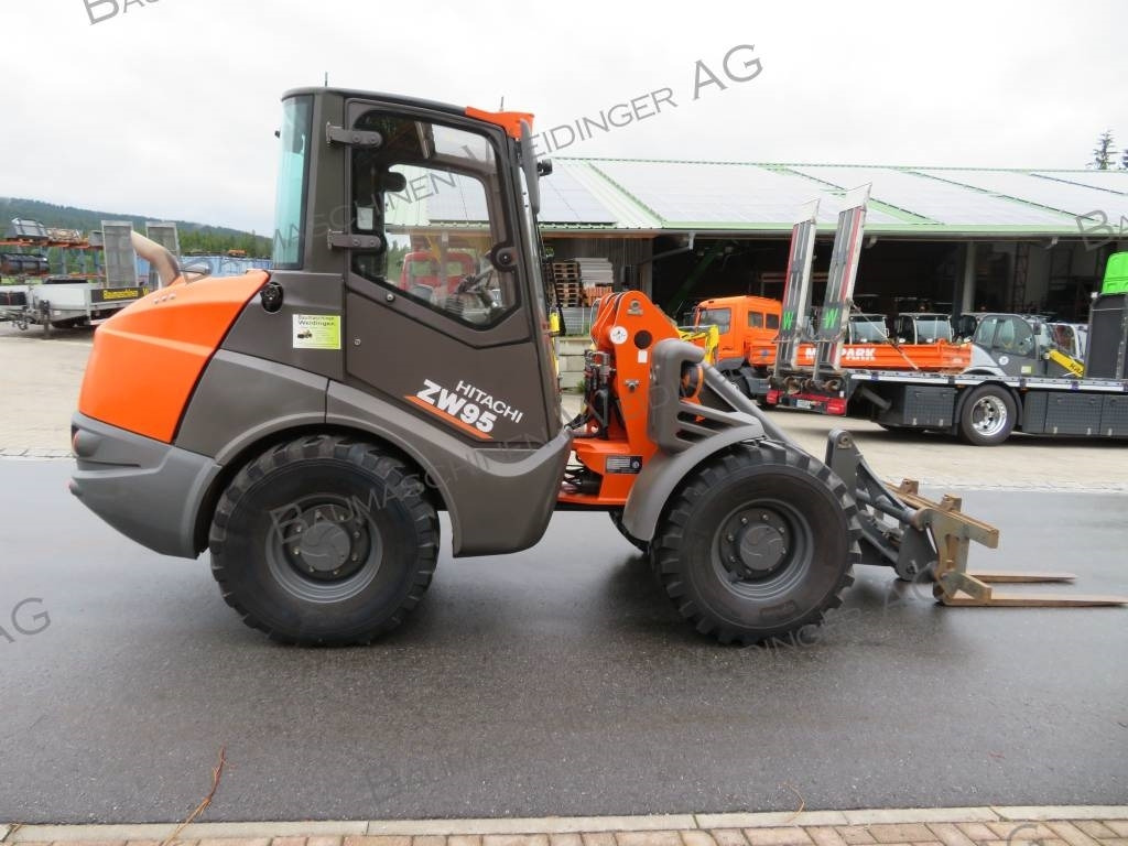 Radlader Hitachi ZW 95