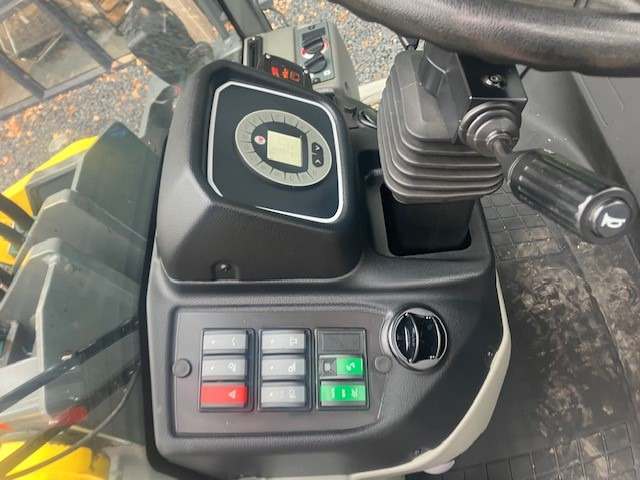 Radlader KRAMER 8085T loader