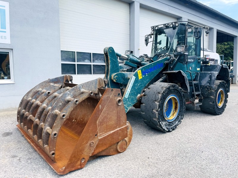 Radlader Komatsu WA320-8 (3661)