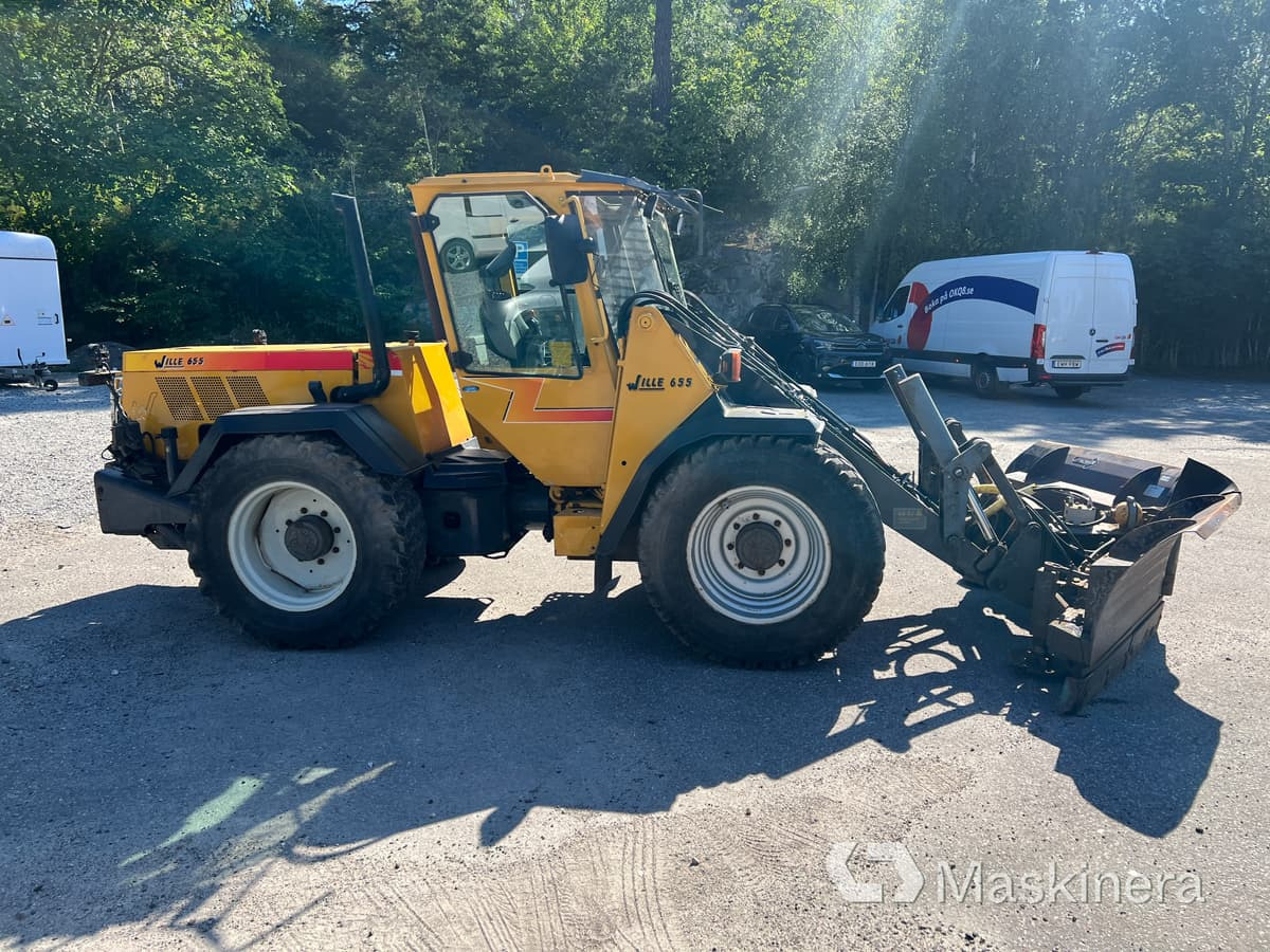 Radlader Redskapsbärare Wille 655 med vikplog