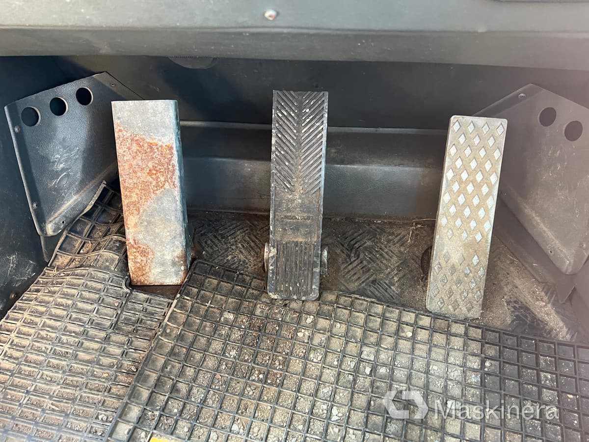 Radlader Redskapsbärare Wille 655 med vikplog