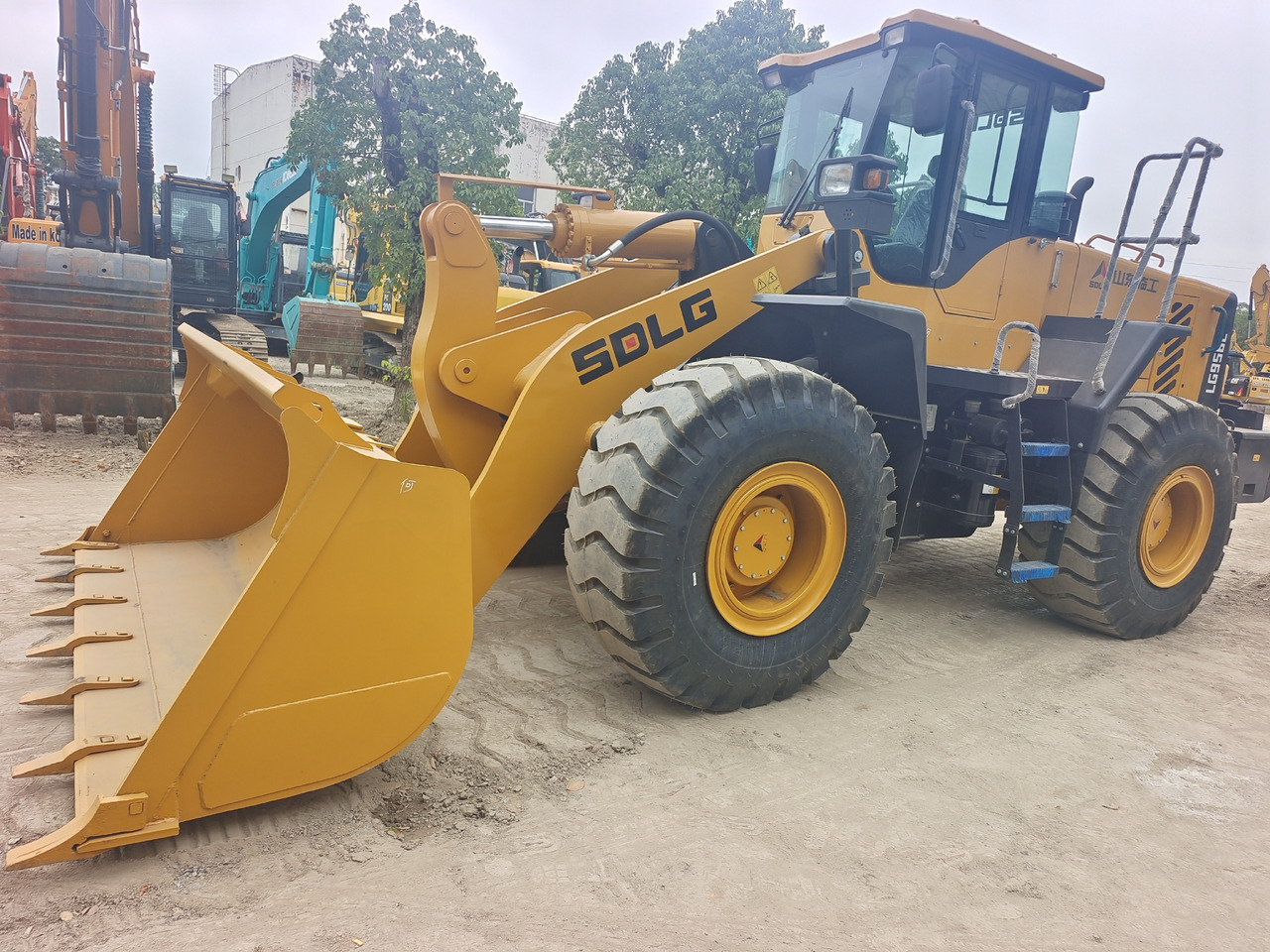 Radlader SDLG 956L