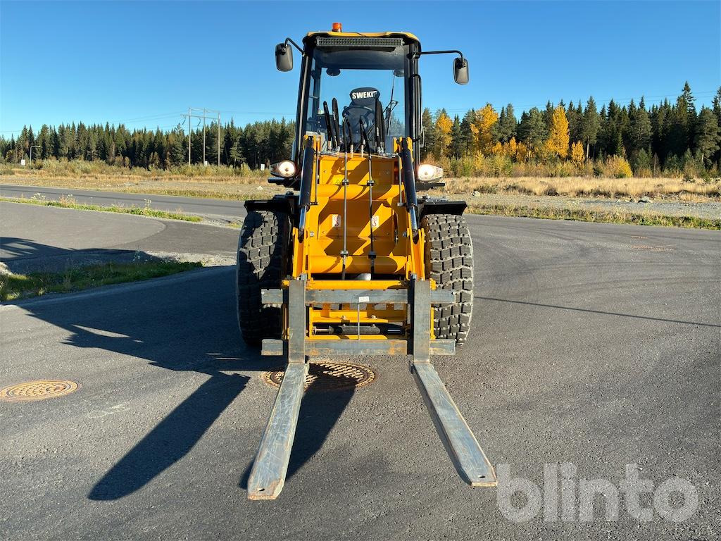 Radlader Swekip 2050 inklusive långgafflar och planeringsskopa