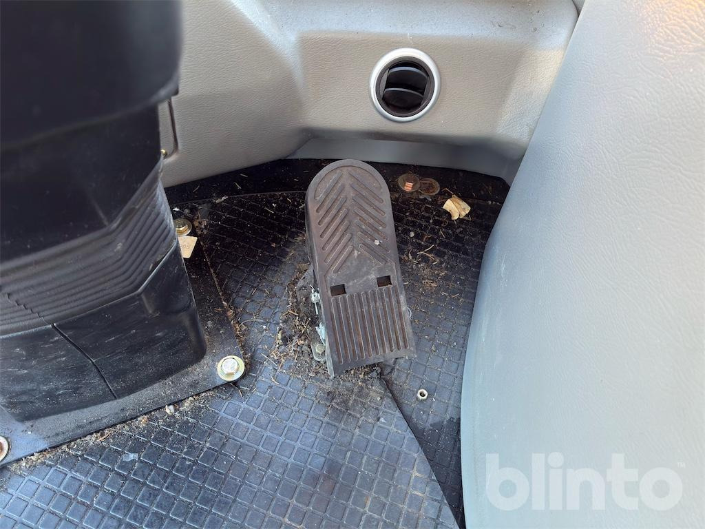 Radlader Swekip 2050 inklusive långgafflar och planeringsskopa