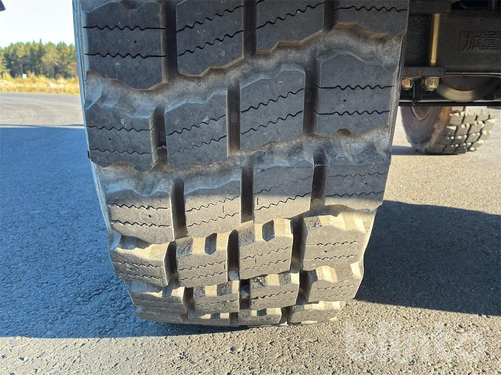 Radlader Swekip 2050 inklusive långgafflar och planeringsskopa