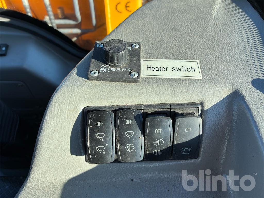 Radlader Swekip 2050 inklusive långgafflar och planeringsskopa